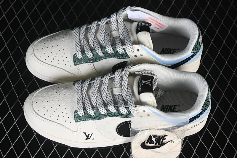 All categories Nk SB Dunk Series Nk SB Dunk Low High-end customized low-top sneakers Nike SB Dunk Low LV co-branded black hook and black bottom printing Anniversary high-end customized low-top casual sneakers XS6089-626